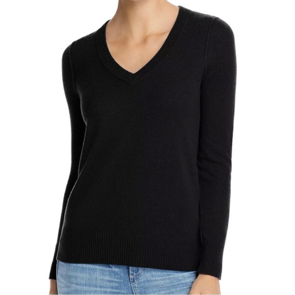 Gap Women’s Black V-Neck Sweater - Cashmere Blend. Size: Xtra Small